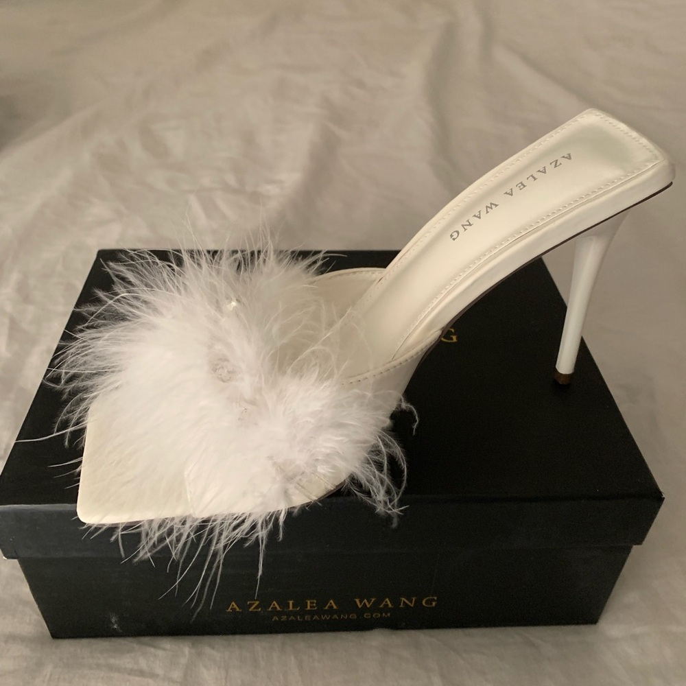 Azalea wang White Feathered Women's Heels